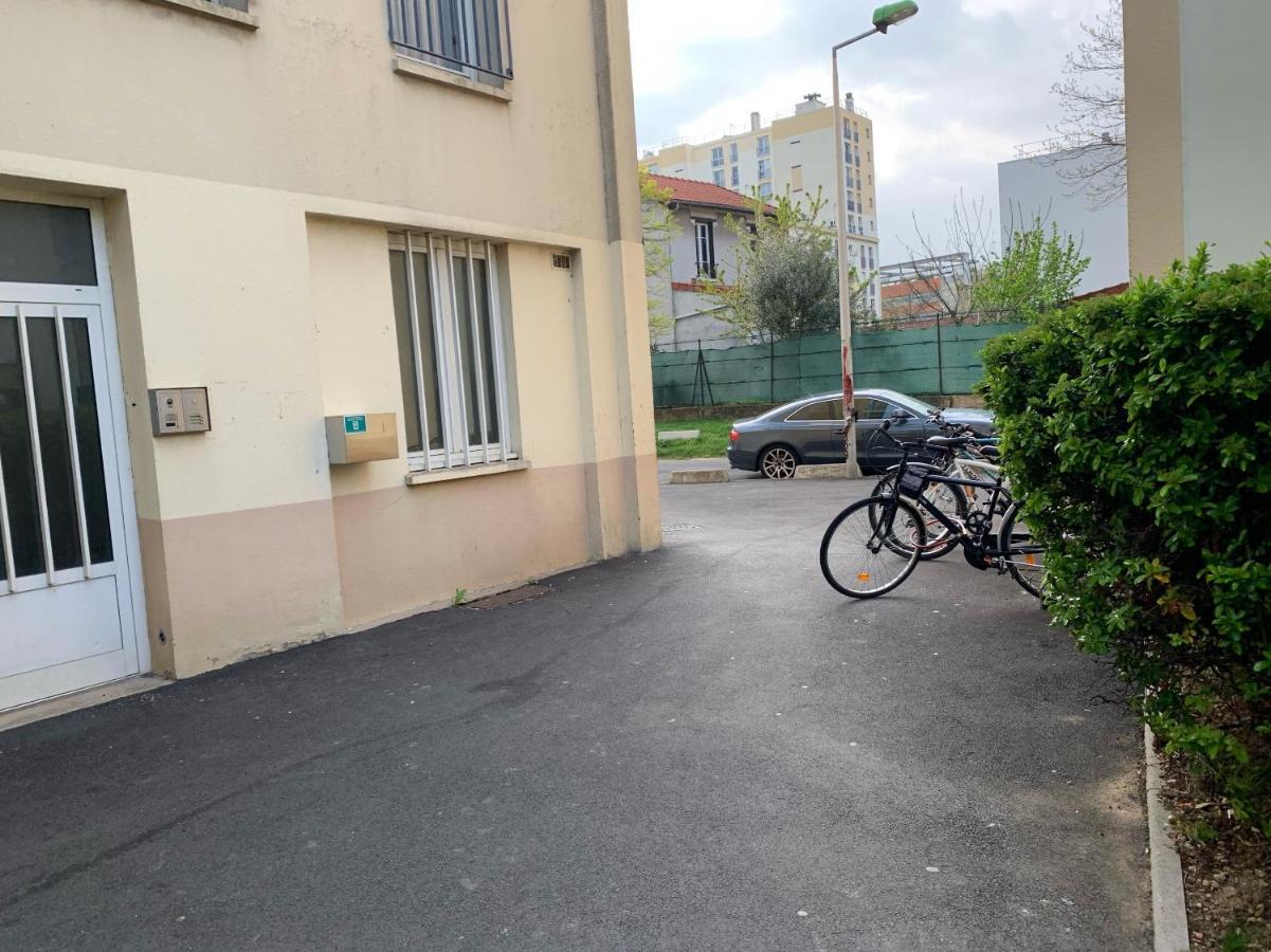 Une Chambre Simple Confortable Avec Acces Direct Aeroport D'Orly Exterior photo